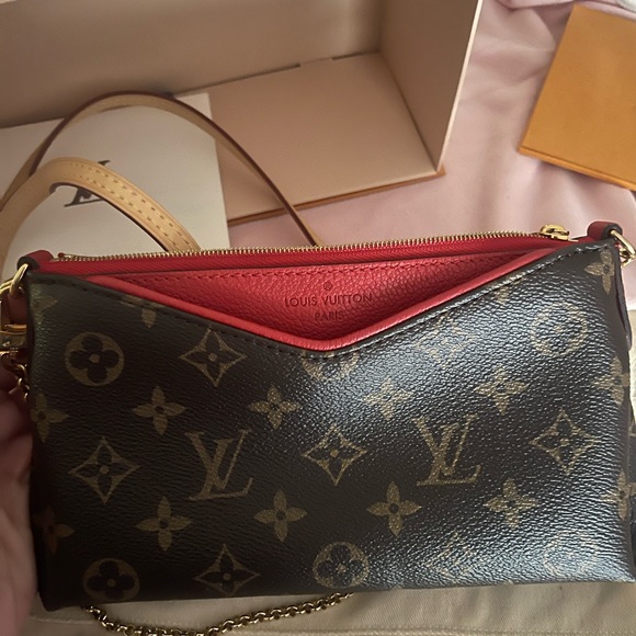Louis Vuitton Pallas Clutch - Picture 3 of 8